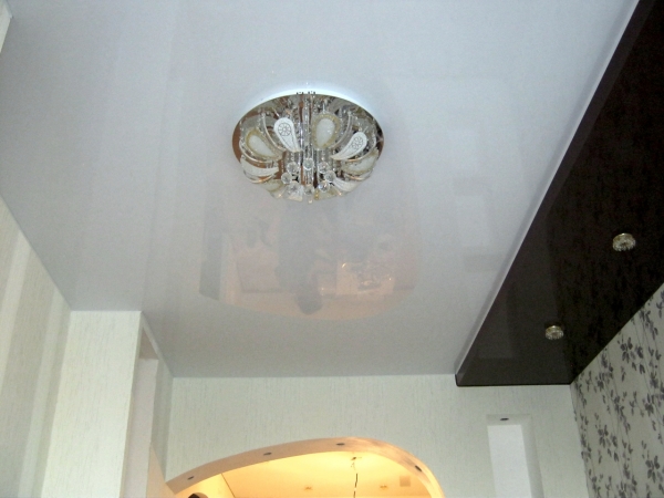 Двухуровневые натяжные потолки