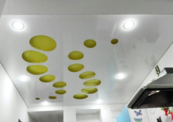 Резные натяжные потолки Apply