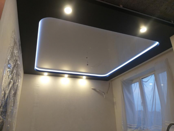 Двухуровневые натяжные потолки